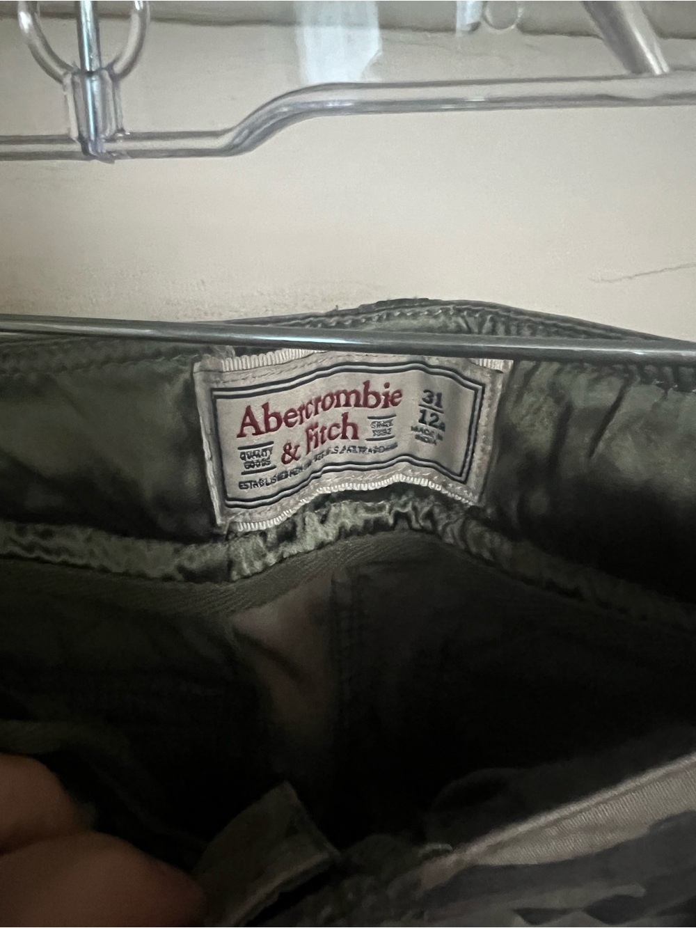 Abercrombie Women’s Camo Cargo Pants - Olive/Gray Camouflage - Picture 3 of 3